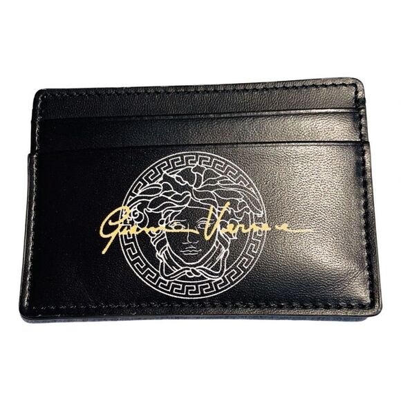 FINAL SALE/ DROP!! Versace medusa logo black leather card holder